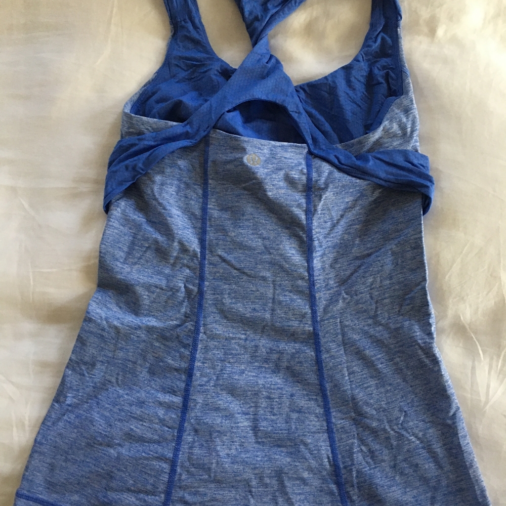Lululemon top in blue
